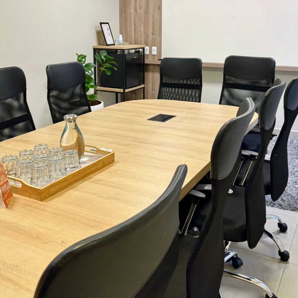 Sala de reunião do Rexco Coworking em Blumenau