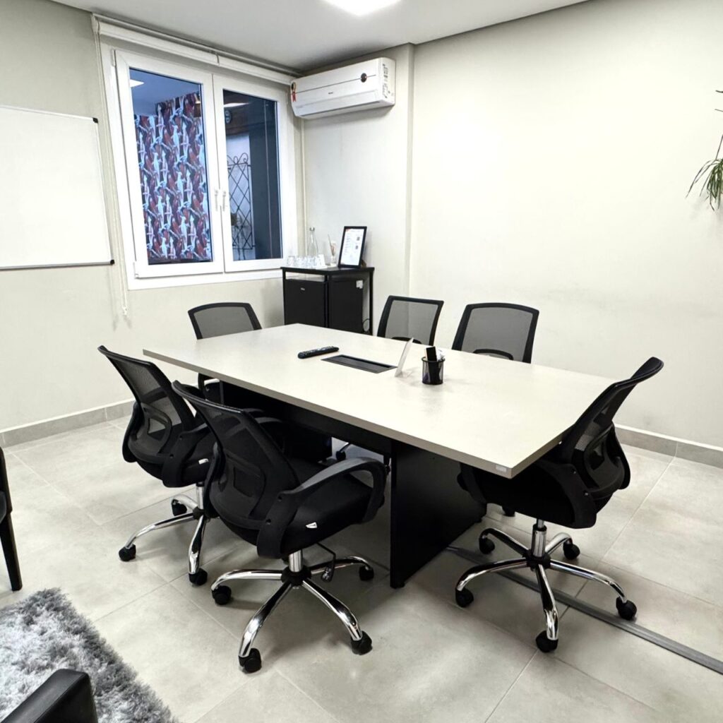 Sala de reunião do Rexco Coworking em Blumenau