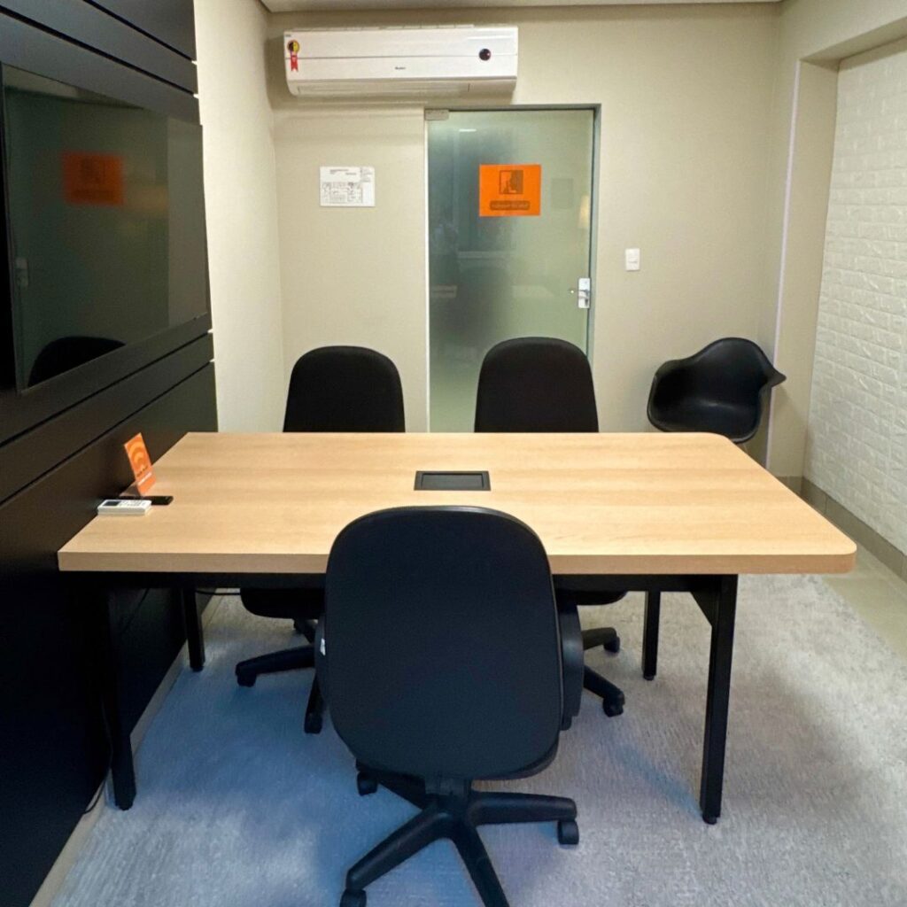 Sala de reunião em coworking em Blumenau